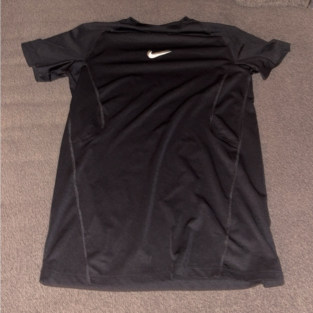 Nike kids (age 7-12) Black Short Sleeve Tee